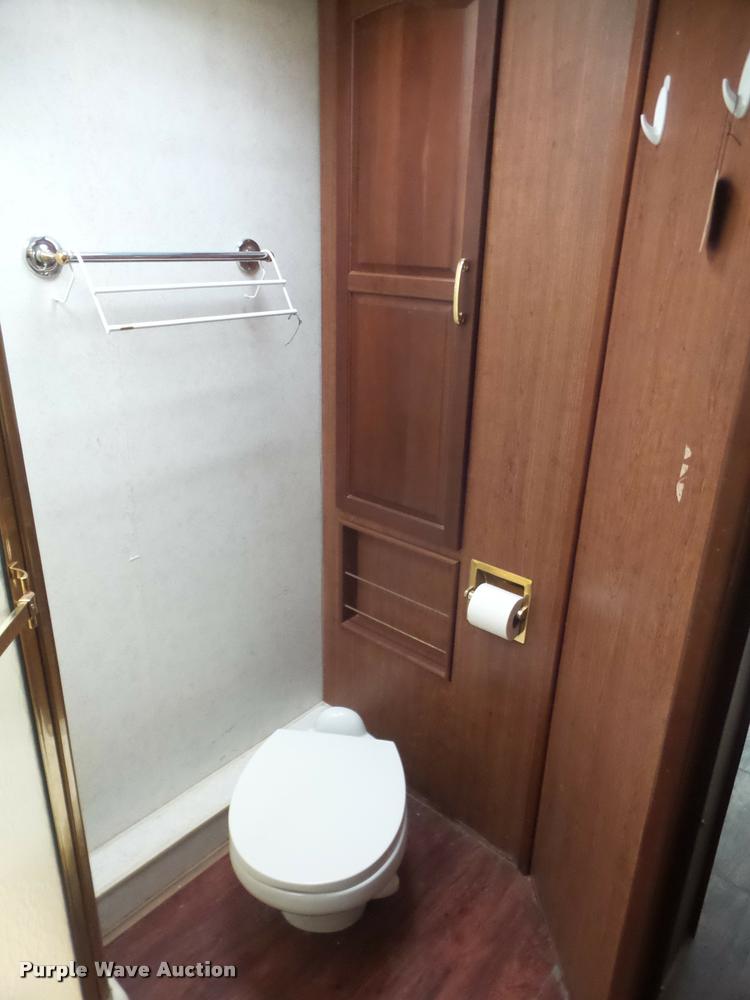 image for item DC5474 2001 Winnebago Itasca Horizon RV