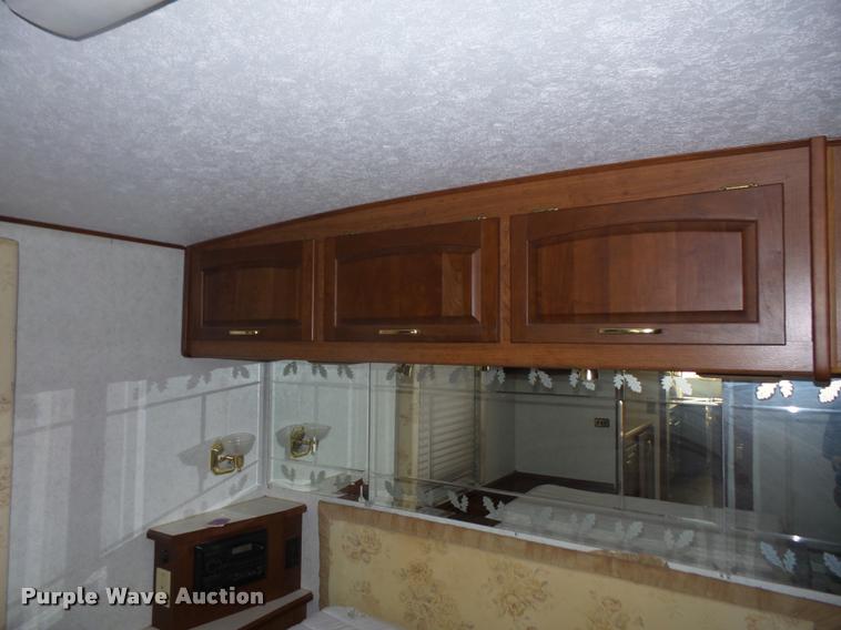 image for item DC5474 2001 Winnebago Itasca Horizon RV