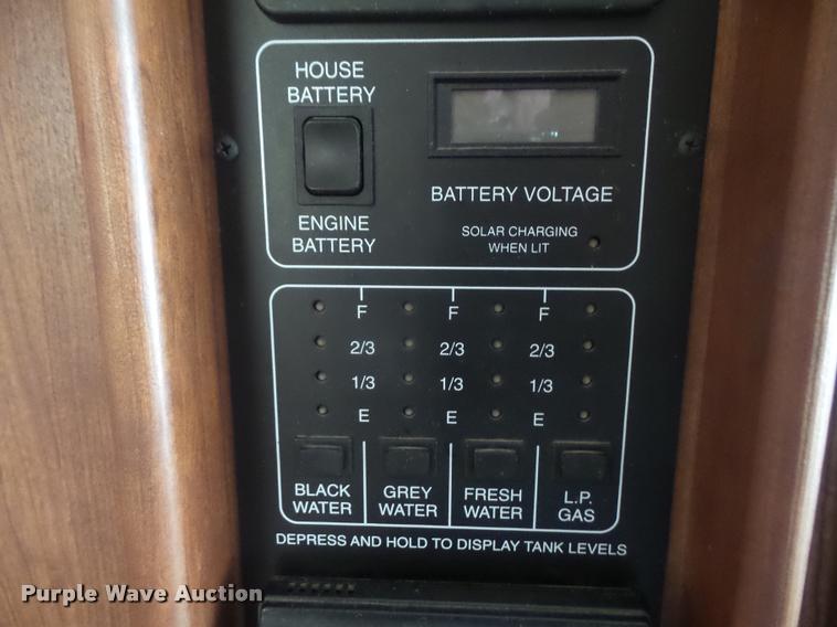 image for item DC5474 2001 Winnebago Itasca Horizon RV