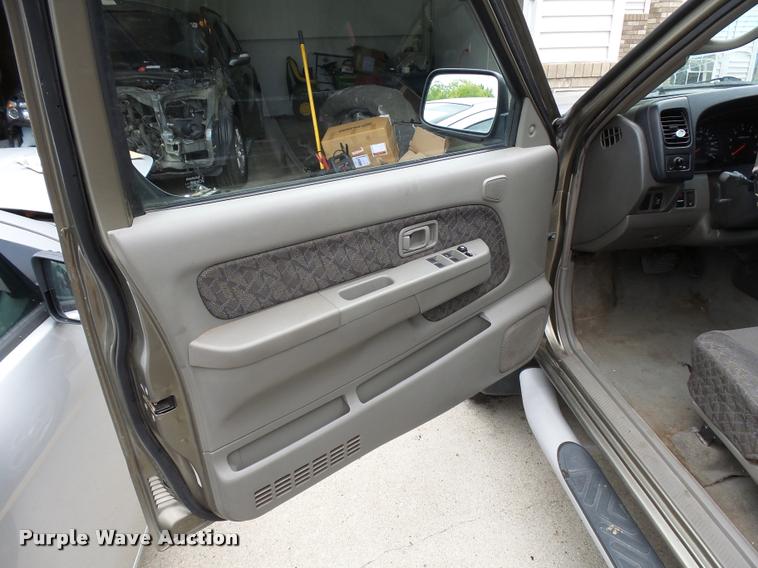 image for item DC6447 2001 Nissan Xterra SUV