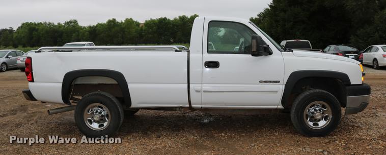 image for item DD0239 2003 Chevrolet Silverado 2500HD pickup truck