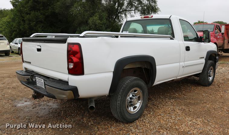 image for item DD0239 2003 Chevrolet Silverado 2500HD pickup truck