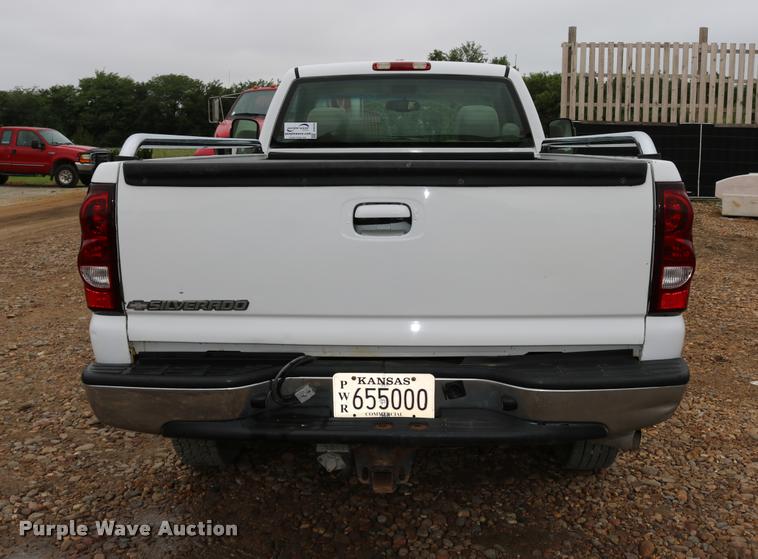 image for item DD0239 2003 Chevrolet Silverado 2500HD pickup truck