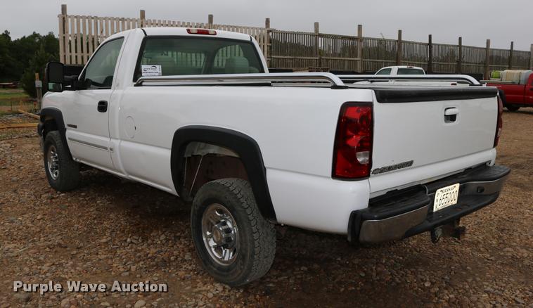 image for item DD0239 2003 Chevrolet Silverado 2500HD pickup truck