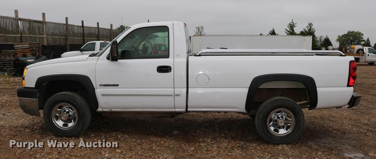 image for item DD0239 2003 Chevrolet Silverado 2500HD pickup truck