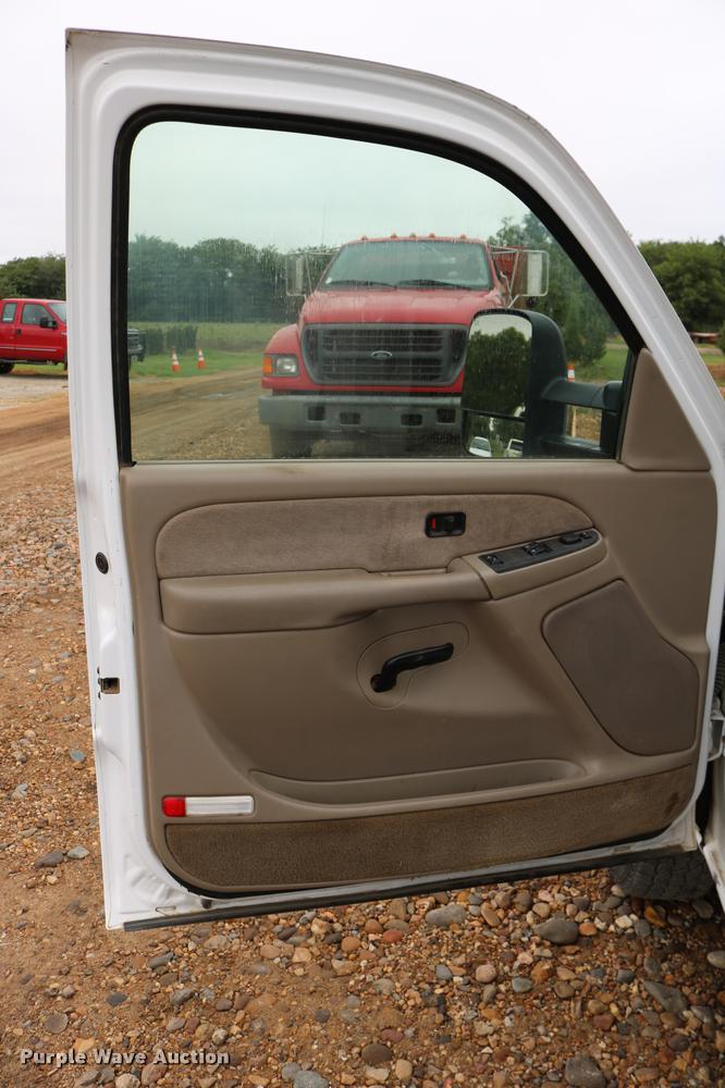 image for item DD0239 2003 Chevrolet Silverado 2500HD pickup truck