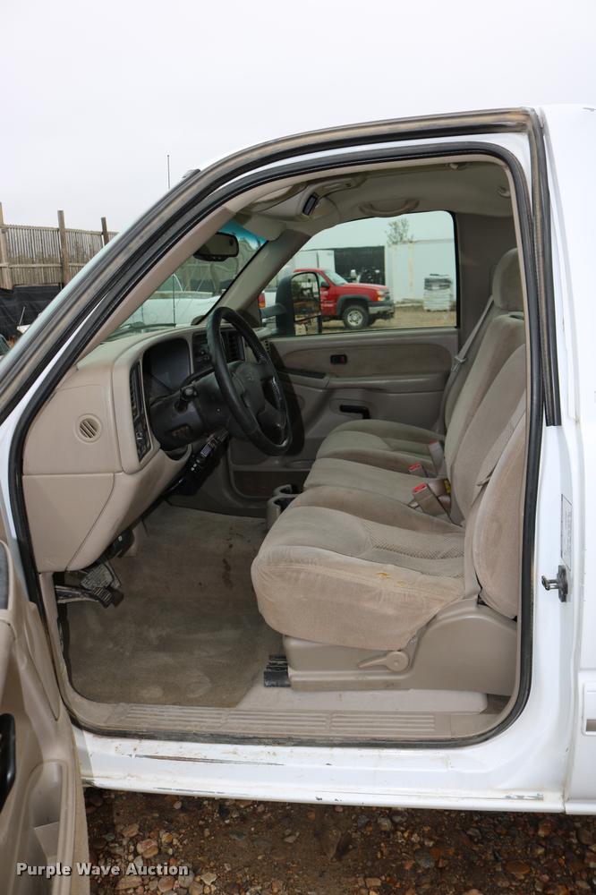 image for item DD0239 2003 Chevrolet Silverado 2500HD pickup truck