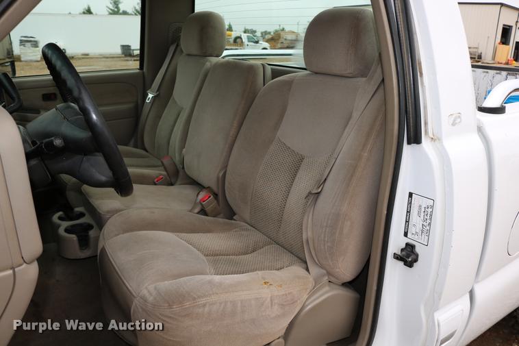 image for item DD0239 2003 Chevrolet Silverado 2500HD pickup truck