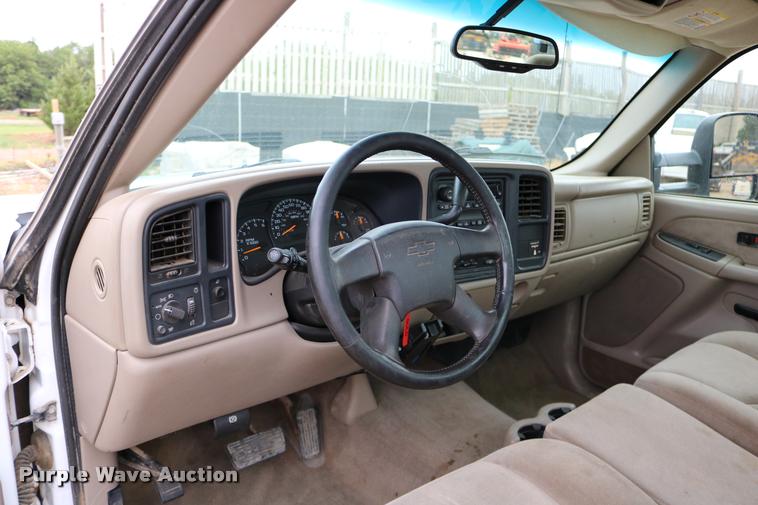 image for item DD0239 2003 Chevrolet Silverado 2500HD pickup truck