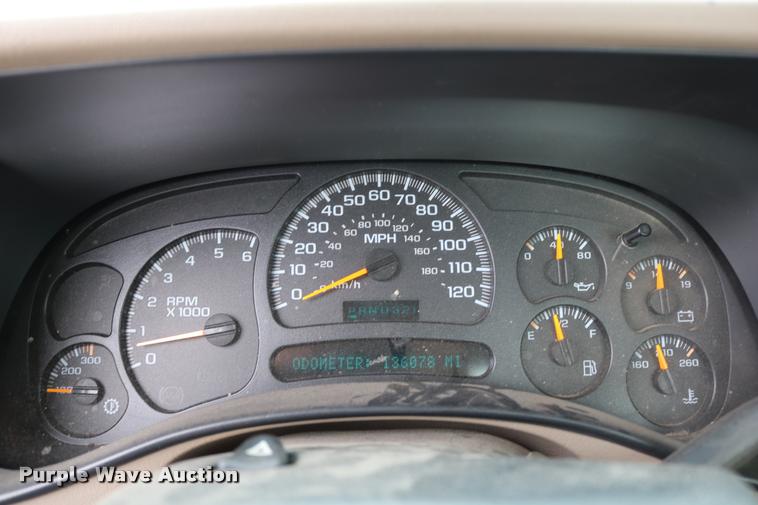 image for item DD0239 2003 Chevrolet Silverado 2500HD pickup truck