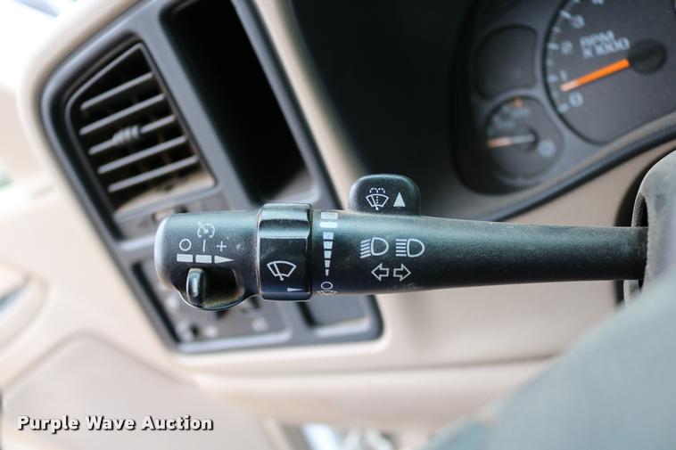 image for item DD0239 2003 Chevrolet Silverado 2500HD pickup truck