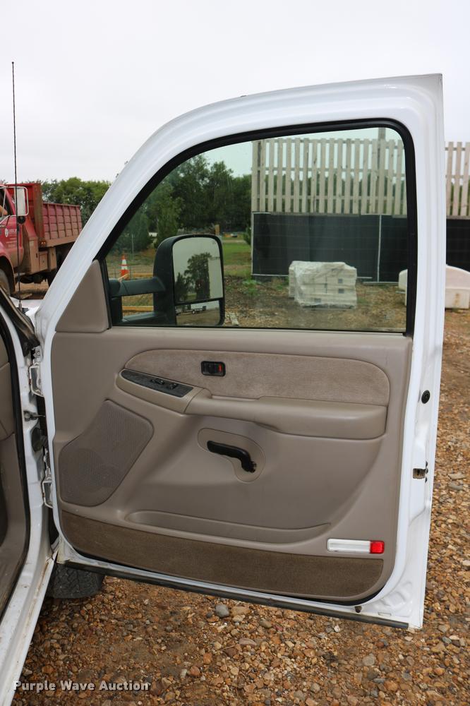 image for item DD0239 2003 Chevrolet Silverado 2500HD pickup truck