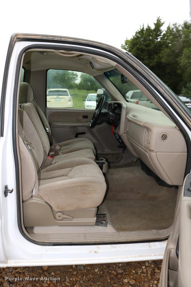 image for item DD0239 2003 Chevrolet Silverado 2500HD pickup truck