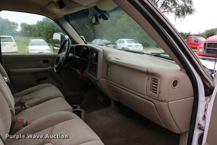 image for item DD0239 2003 Chevrolet Silverado 2500HD pickup truck