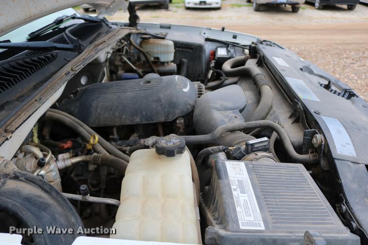 image for item DD0239 2003 Chevrolet Silverado 2500HD pickup truck