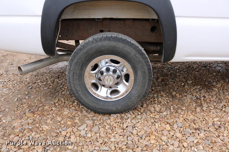 image for item DD0239 2003 Chevrolet Silverado 2500HD pickup truck