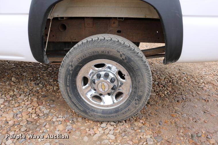 image for item DD0239 2003 Chevrolet Silverado 2500HD pickup truck