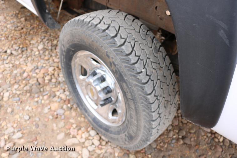 image for item DD0239 2003 Chevrolet Silverado 2500HD pickup truck