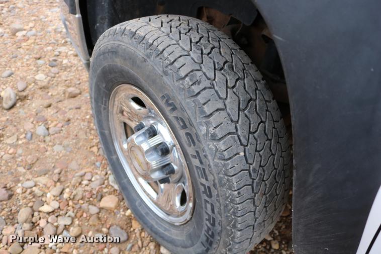 image for item DD0239 2003 Chevrolet Silverado 2500HD pickup truck