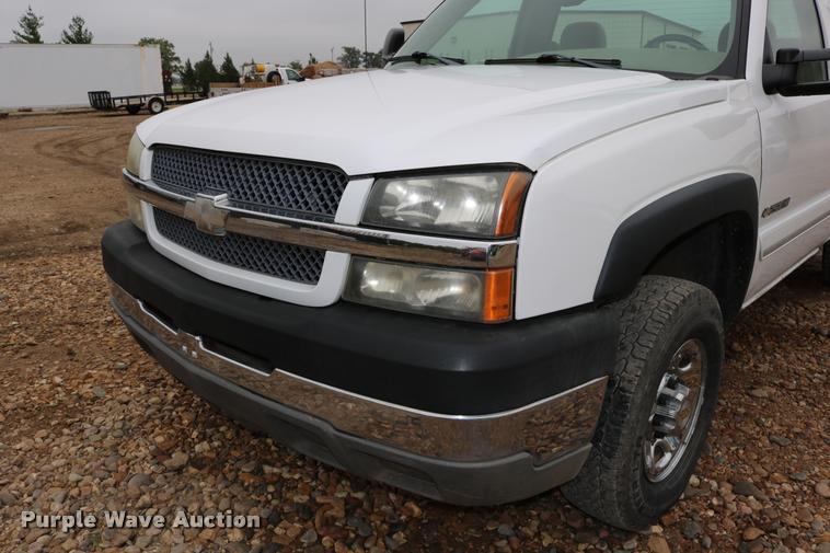 image for item DD0239 2003 Chevrolet Silverado 2500HD pickup truck
