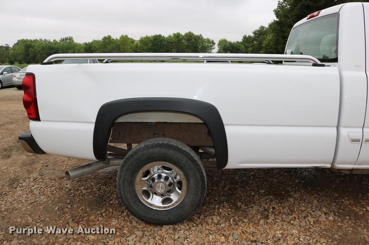 image for item DD0239 2003 Chevrolet Silverado 2500HD pickup truck