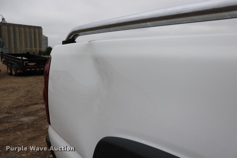 image for item DD0239 2003 Chevrolet Silverado 2500HD pickup truck