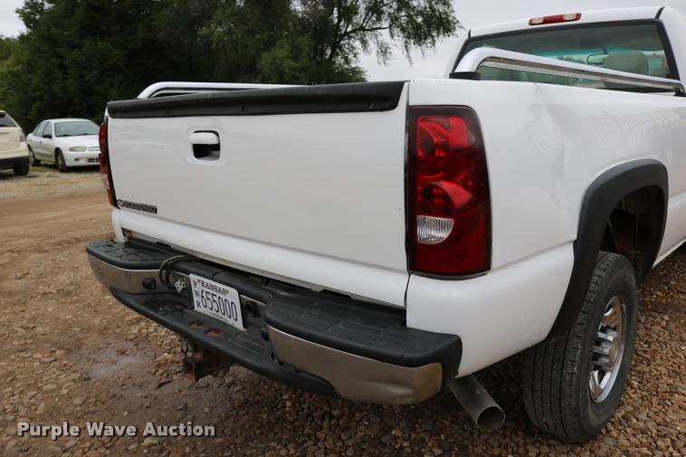 image for item DD0239 2003 Chevrolet Silverado 2500HD pickup truck