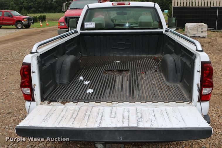 image for item DD0239 2003 Chevrolet Silverado 2500HD pickup truck