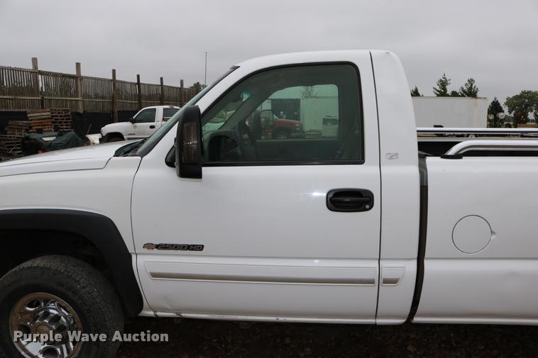 image for item DD0239 2003 Chevrolet Silverado 2500HD pickup truck