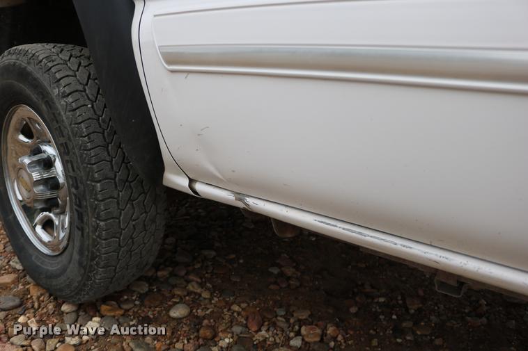 image for item DD0239 2003 Chevrolet Silverado 2500HD pickup truck