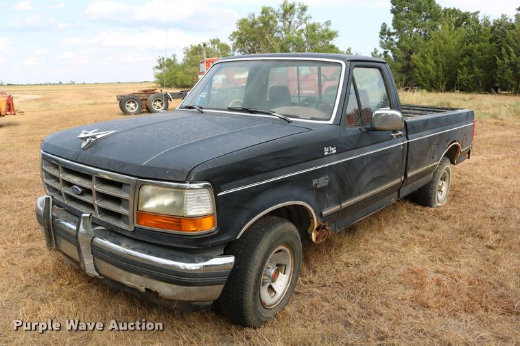 image for item DD0242 1992 Ford F150 pickup truck