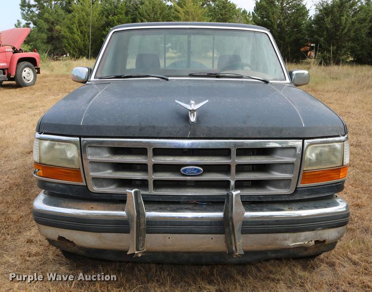 image for item DD0242 1992 Ford F150 pickup truck