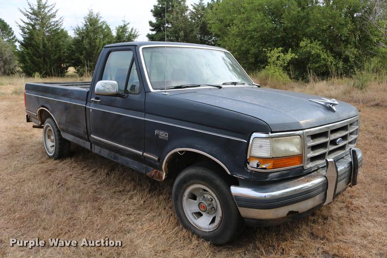 image for item DD0242 1992 Ford F150 pickup truck