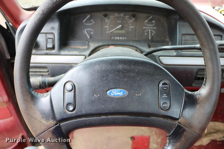 image for item DD0242 1992 Ford F150 pickup truck