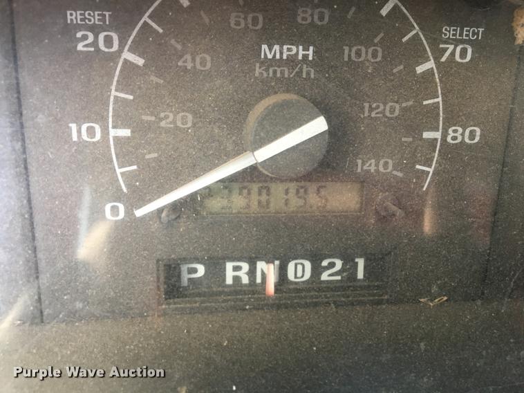 image for item DD0242 1992 Ford F150 pickup truck