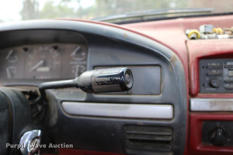 image for item DD0242 1992 Ford F150 pickup truck