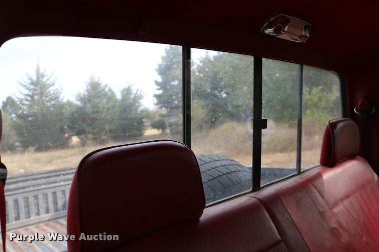 image for item DD0242 1992 Ford F150 pickup truck