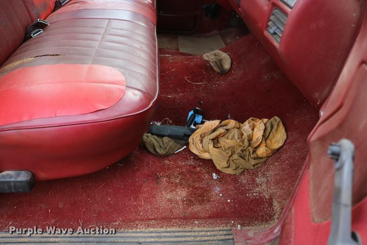 image for item DD0242 1992 Ford F150 pickup truck