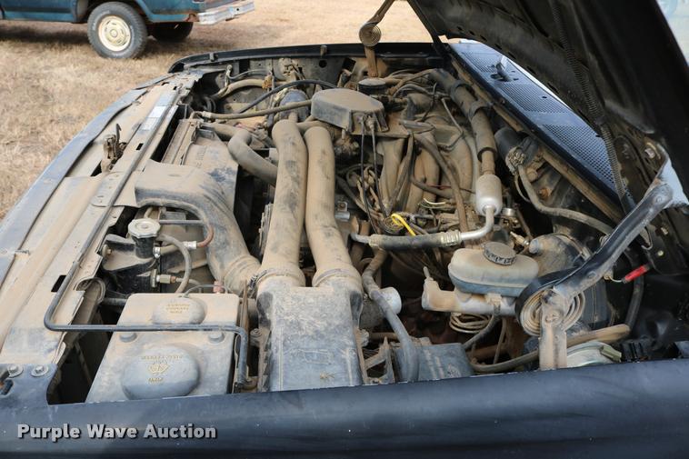 image for item DD0242 1992 Ford F150 pickup truck