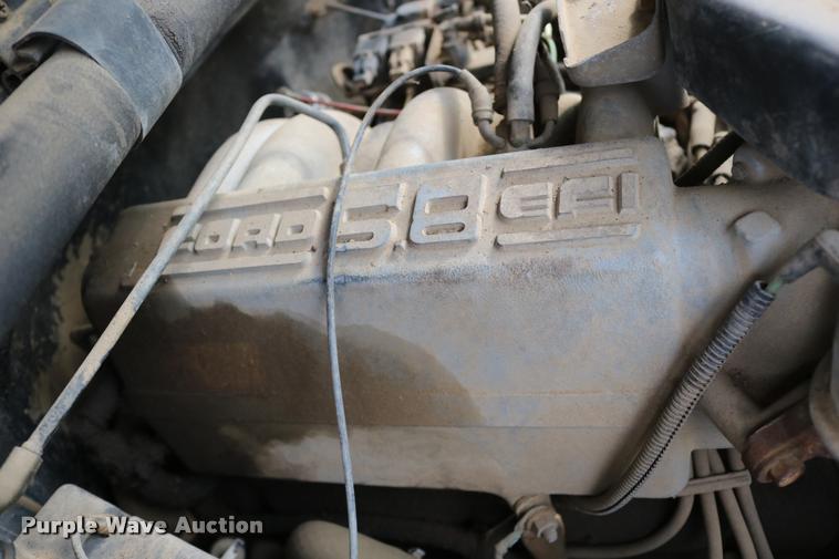 image for item DD0242 1992 Ford F150 pickup truck