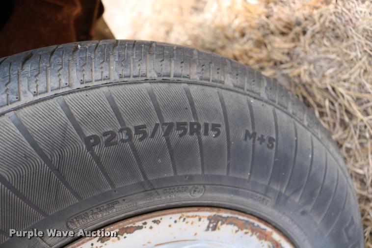 image for item DD0242 1992 Ford F150 pickup truck