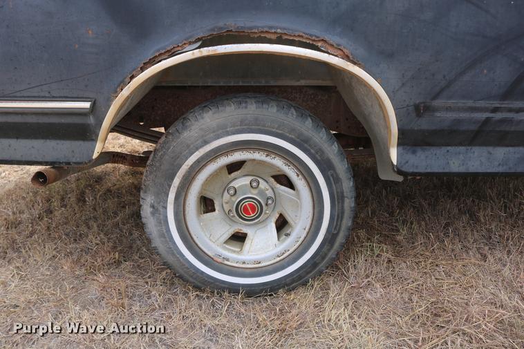 image for item DD0242 1992 Ford F150 pickup truck