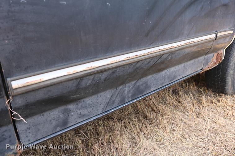 image for item DD0242 1992 Ford F150 pickup truck