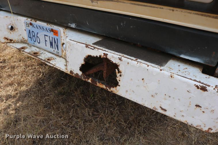 image for item DD0242 1992 Ford F150 pickup truck