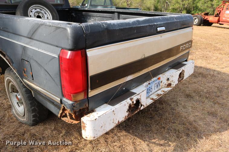 image for item DD0242 1992 Ford F150 pickup truck