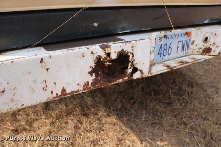 image for item DD0242 1992 Ford F150 pickup truck