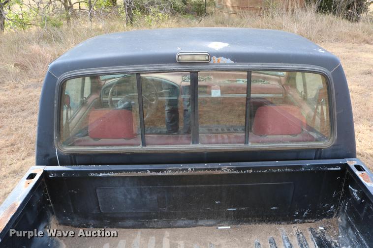 image for item DD0242 1992 Ford F150 pickup truck