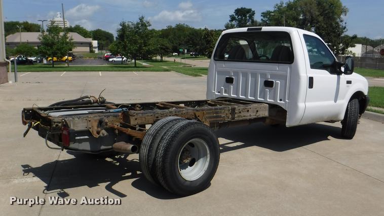 image for item DD0874 2004 Ford F350 Super Duty XL pickup truck cab and chassis