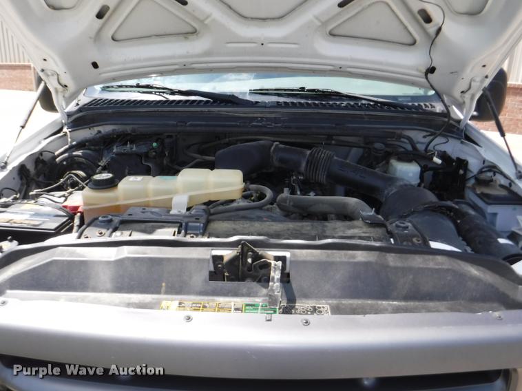 image for item DD0874 2004 Ford F350 Super Duty XL pickup truck cab and chassis