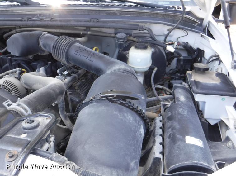 image for item DD0874 2004 Ford F350 Super Duty XL pickup truck cab and chassis